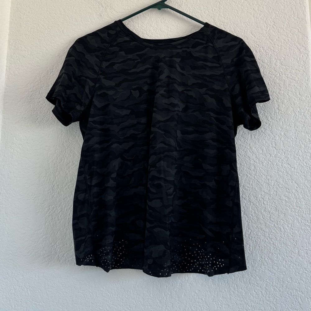 lululemon athletica Black Camo Short Sleeve Tee